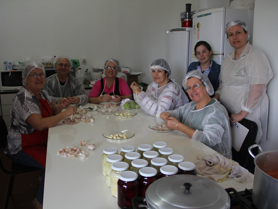 POLÍTICAS DA MULHER REALIZA CURSO DE PROCESSAMENTO DE HORTALIÇAS